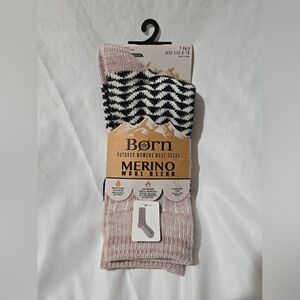 NWT Born Outdoor 55% Merino Wool Blend Boot Crew Socks Women's OS Pink Black